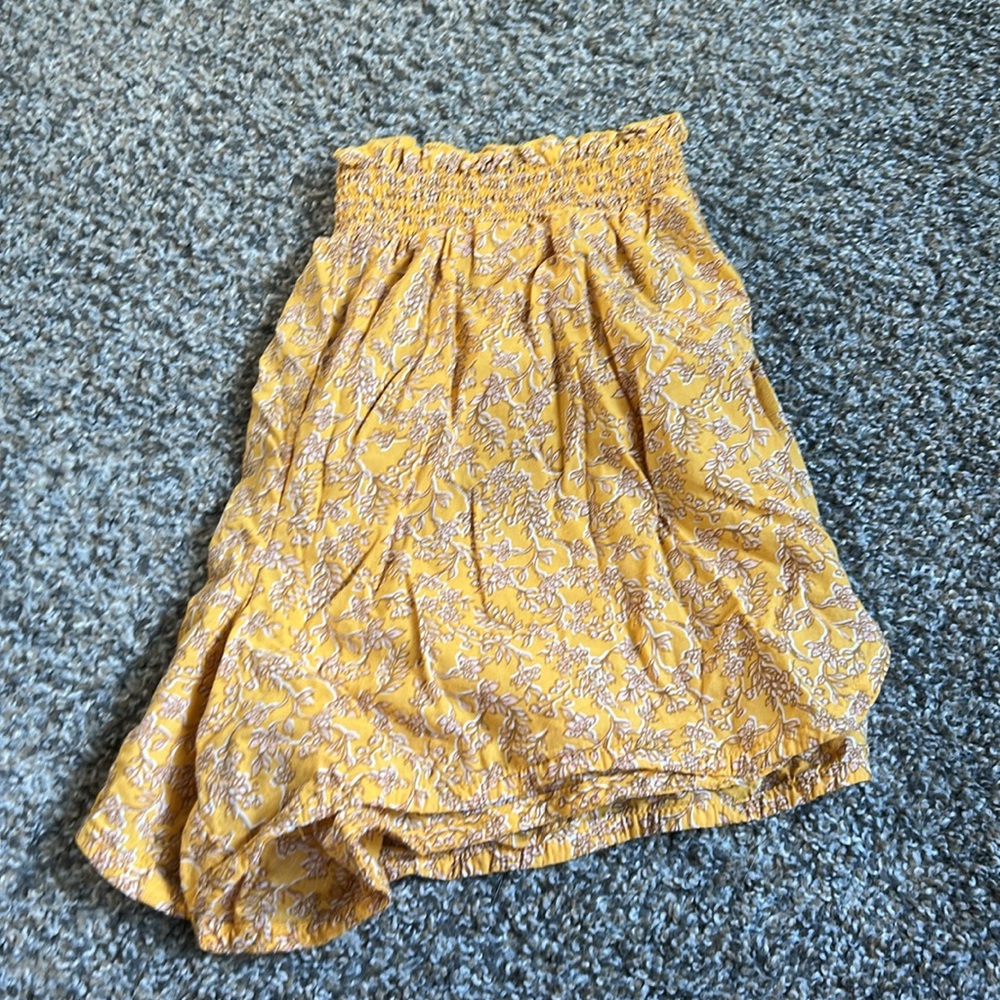 Yellow Old Navy Shorts - Picture 4 of 5